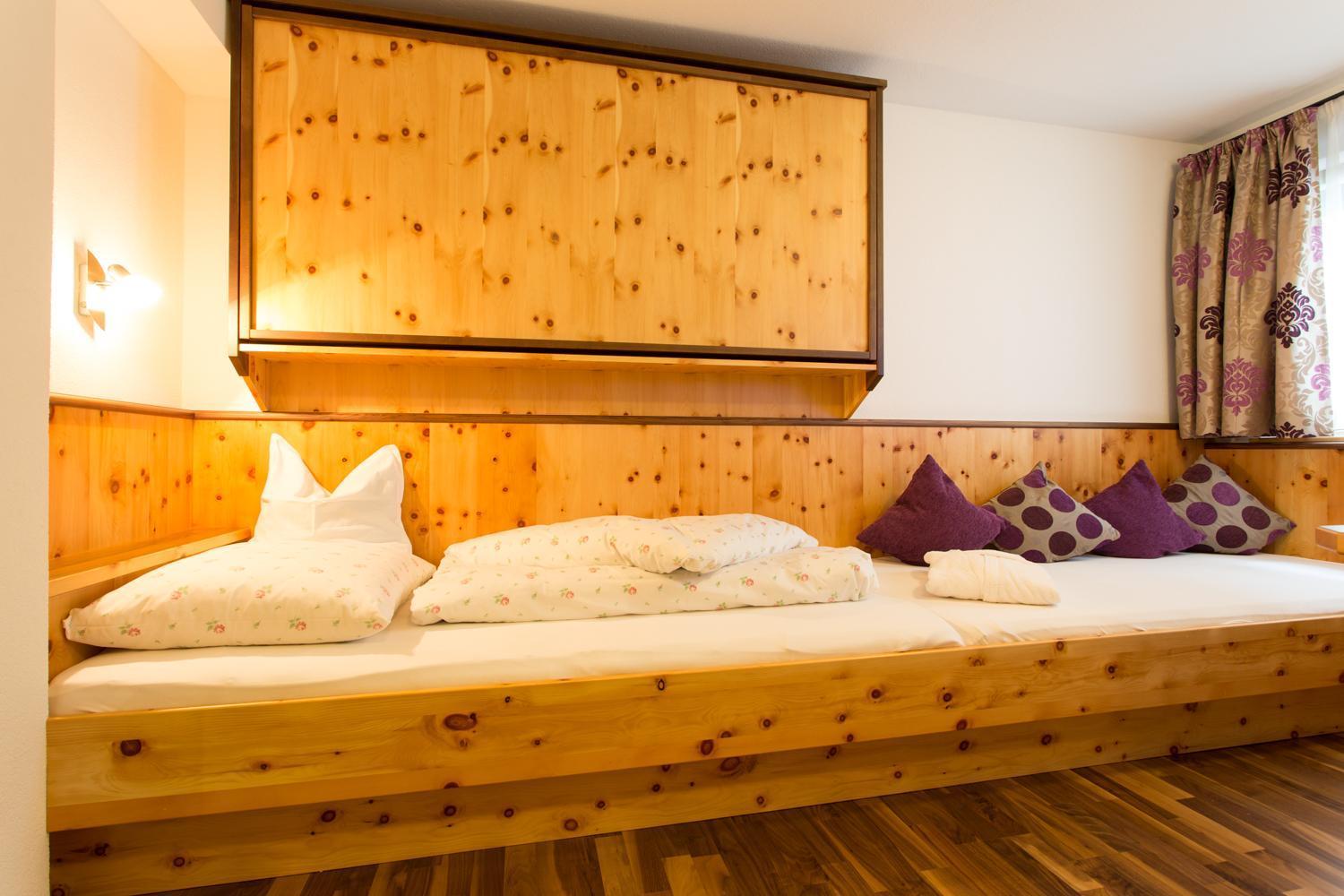 Alpenresidenz Ballunspitze - Kinderhotel Galtuer Room photo