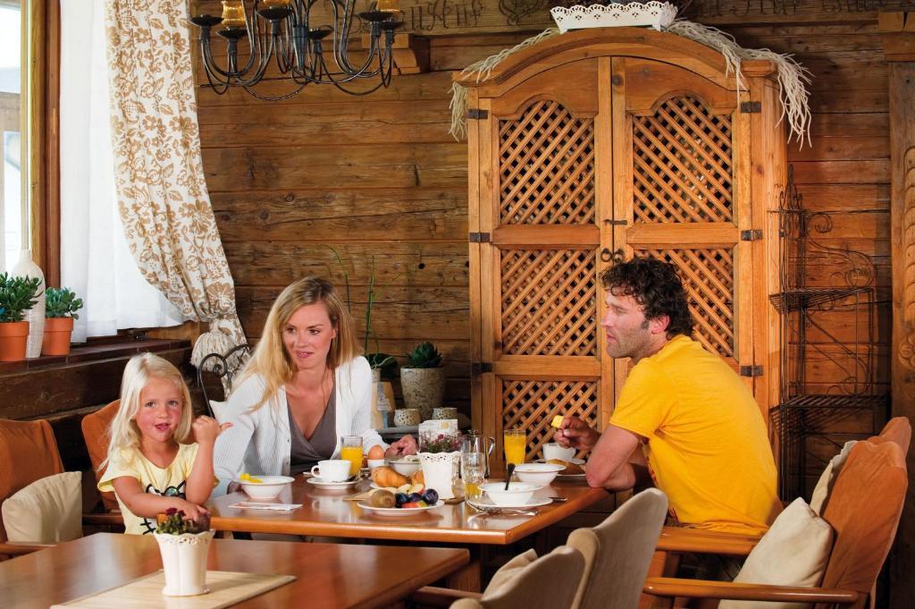 Alpenresidenz Ballunspitze - Kinderhotel Galtuer Room photo